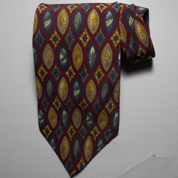 The Metropolitan Museum of Art Men's 100% Silk red Blue Gold Tie - Picture 6 of 7